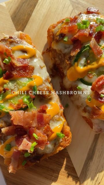 Loaded Hashbrown Patties, Cheese Hashbrowns, Hashbrown Patties, Chili No Beans, Hashbrown Recipes, Holiday Appetizer, Spicy Mayo, Chili Cheese, Monterey Jack