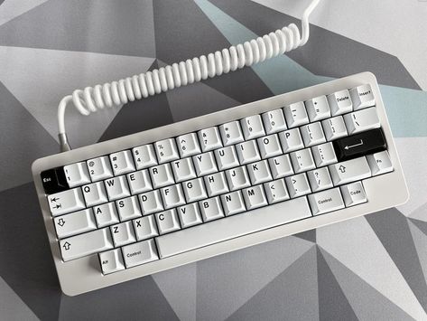 White Custom Keyboard, Keyboard Display, Dieter Rams Design, Unique Keyboards, Clean Keyboard, Basic Computer Programming, Custom Keyboard, Desktop Setup, Mechanical Keyboards