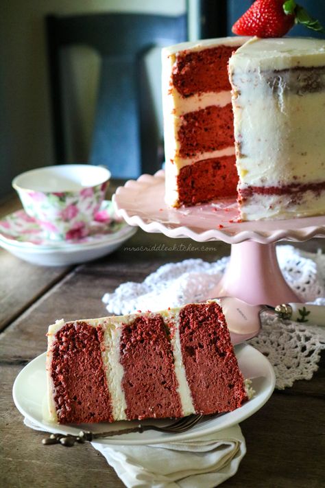 Low Carb Red Velvet Cake- THM S, Low Carb Red Velvet Cheesecake Cake, Best Red Velvet Cake, Taste And Tell, Red Velvet Recipes, Red Velvet Cake Recipe, Velvet Cake Recipes, Velvet Cheesecake, Low Carb Cake, Red Velvet Cheesecake