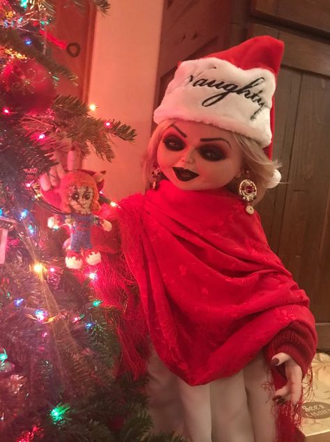 Chucky And His Bride, Tiffany Bride Of Chucky, Tiffany Bride, Christmas Horror, Chucky Doll, Bride Of Chucky, Creepy Christmas, Homemade Halloween Costumes, 5 Anime