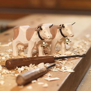 Wood Carving Toys, Wood Wittling, Carved Wooden Animals, Whittling Projects, Simple Wood Carving, Wood Carving For Beginners, Wood Animal, Wood Carving Designs, Wood Carving Patterns