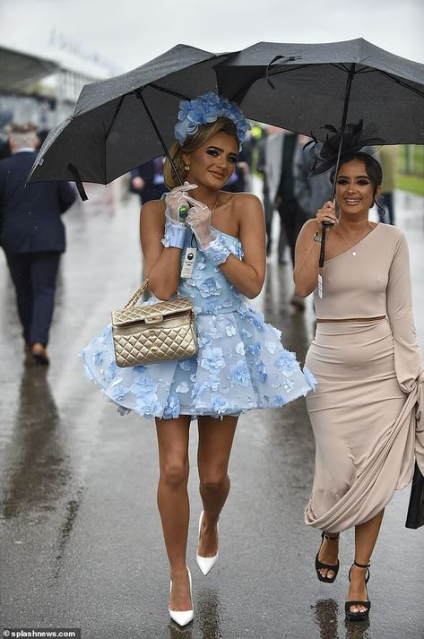 Two pals dressed in a baby blue dress with applique flowers and a nude co-ord take a stroll in the rain Rain Day Outfit Fall, Ladies Day At The Races Outfit, Horse Race Outfit, Ladies Day Outfits, Raining Day Outfit, 2023 Festival, Dress With Applique, Carrie Bradshaw Outfits, Bright Outfit