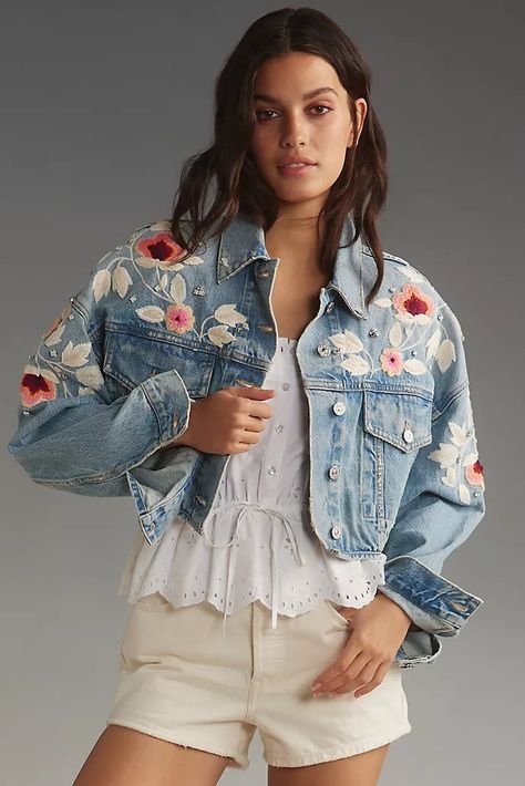 Embellished Denim Dress, Floral Denim Jacket, Dress Embellishments, Denim Jacket Embroidery, Boho Chic Accessories, Clothes Embroidery, Clothes Embroidery Diy, Embroidered Jean Jacket, Denim Embroidery