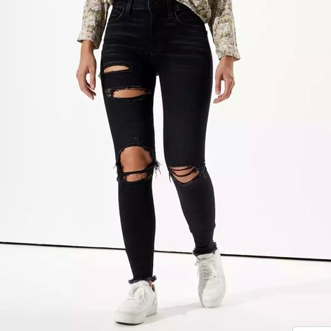 Black Ripped Skinny Jeans High Waisted Lots Of Stretch Fits Like A 26/27 American Eagle Jeans Ripped, Black American Eagle Jeans, Holy Jeans, Black Flare Jeans, Womens Jeggings, High Waisted Jean, Jeans High Waisted, Black Ripped Jeans, Cute Pants