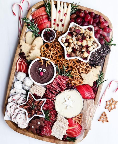 30+ Christmas Charcuterie Boards To Make This Season! Christmas Cheese Board Ideas, Christmas Charcuterie Boards, Christmas Charcuterie Board Ideas, Christmas Cheese Board, Cheese Board Ideas, Christmas Cheese Boards, Christmas Charcuterie Board, Holiday Snack, Christmas Charcuterie