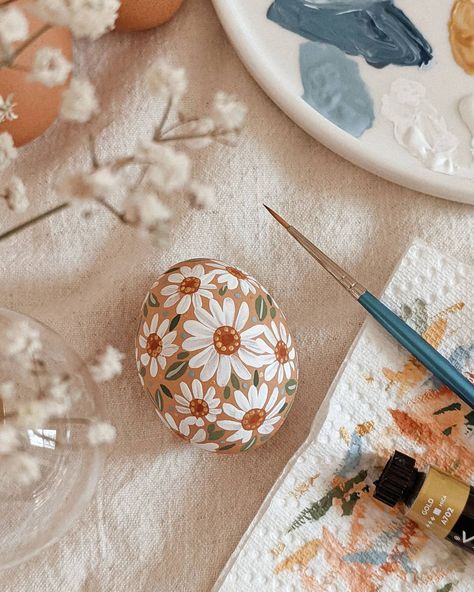 Eggs Painting, Painting Easter Eggs Ideas, Egg Painting Aesthetic, Egg Painting Ideas, Easter Eggs Ideas, Aesthetic Egg Painting, Egg Watercolor Painting, Watercolor Eggs Painting, Watercolor Easter Eggs