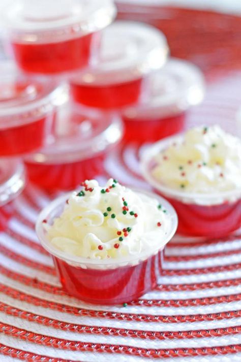 Christmas Vodka Jello Shots! How To Make Jello Shots – EASY & BEST Christmas Shooters Recipe Christmas Tree Jello Shots, Themed Shots, Holiday Jello, Holiday Jello Shots, Chocolate Pudding Shots, Christmas Vodka, Making Jello Shots, Jello Shots Recipe, Jello Shots Vodka