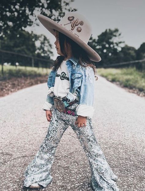 Toddler Cowgirl Outfit, Toddler Cowgirl, Western Baby Clothes, Country Baby Girl, Baby Clothes Country, Western Girl Outfits, Hippie Baby, Western Babies, Rodeo Outfits