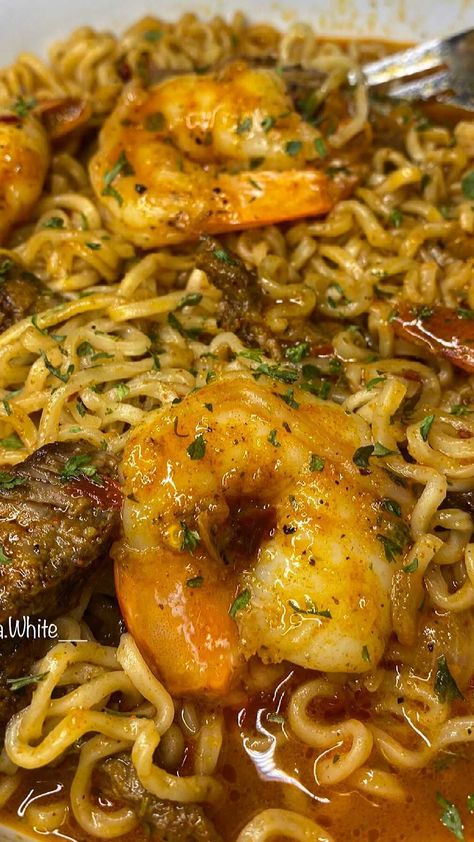 Steak Ramen, Chitterlings Recipe, Seafood Ramen, Shrimp Ramen, Shrimp Alfredo Recipe, Wonton Noodle Soup, Noodles Recipes, Salmon And Shrimp, Steak And Shrimp