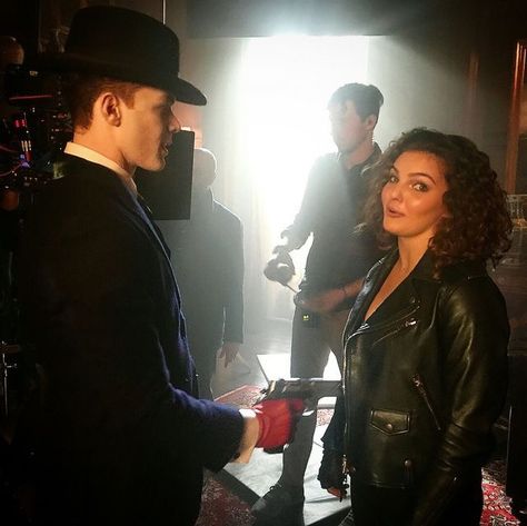 #Cameronmonaghan as #Jeremiah between scenes #Gotham Gotham Bruce And Selina, Cameron Monaghan Gotham, Gotham Show, Gotham Bruce, Jerome Gotham, Gotham Academy, Sean Pertwee, Bruce And Selina, Gotham Characters