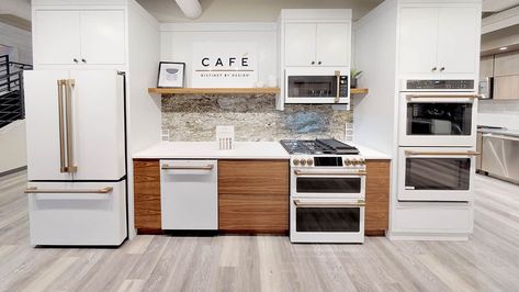 Café Appliances Vs. Thermador Pro Front Control Gas Ranges https://blog.yaleappliance.com/cafe-appliances-vs-thermador-front-control-gas-ranges Cafe Kitchen Appliances, Matte White Appliances, Copper Kitchen Appliances, Whirlpool Kitchen Appliances, Kitchen Appliance Trends, Ge Cafe Appliances, Black Stainless Steel Appliances, Double Oven Kitchen, Black Appliances Kitchen