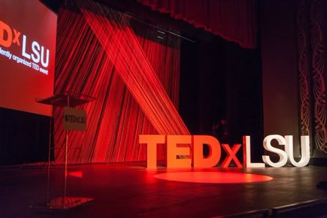 Tedx Stage Decor, Ted X Stage, Summit Stage, Corporative Events, Event Planning Guide, Big Architects, Tv Set Design, Graphic Shapes Design, Stage Background