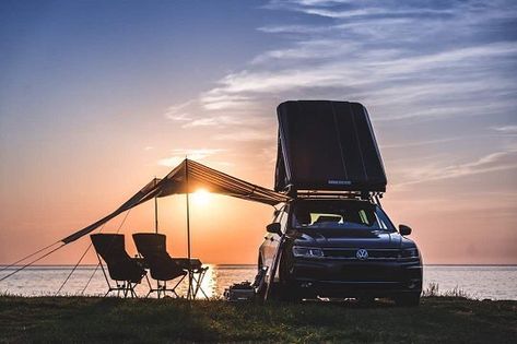 DACHZELTNOMADEN on Instagram: “Can you feel it? The spirit of freedom? Who wants to be there right now? ⠀⠀⠀⠀⠀⠀⠀⠀⠀ Car: @VW Tiguan 2017.  Roof Top Tent: @Autohome_official…” Vw Tiguan Offroad, Camping Sunset, Tent Awning, Roof Tent, Can You Feel It, Vw Tiguan, Top Tents, Roof Top Tent, Roof Top