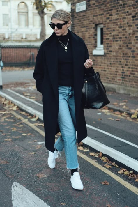 Emma Hill EJSTYLE wears Black wool coat, cropped jeans with black socks, white converse, chic winter outfit Black Wool Coat Outfit, Black Coat Outfit Winter, Wool Coat Outfit, Black Coat Outfit, Cropped Jeans Outfit, Mantel Outfit, Emma Hill, Long Coat Outfit, Winter Mode Outfits