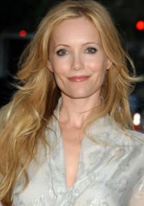 Leslie Mann Plastic Surgery Before and After - http://www.celebsurgeries.com/leslie-mann-plastic-surgery-before-after/ Lady Macduff, Leslie Mann, Cameron Diaz, Long Layers, Shoulder Length Hair, Woman Crush, Belleza Natural, Cosmetology, Blonde Hair Color