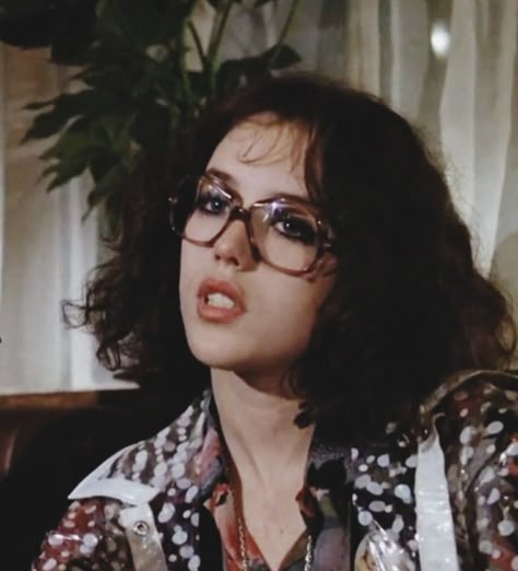 Isabelle Adjani 70s, 70s Glasses, 90s Glasses, Horn Rimmed Glasses, 80s Glasses, Glasses Inspiration, Big Glasses, Retro Eyeglasses, Isabelle Adjani