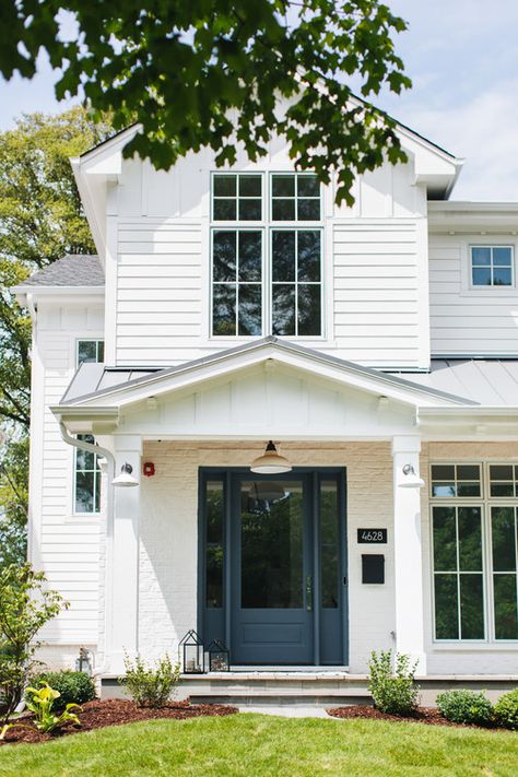 Modern Farmhouse Paint Colors, White Farmhouse Exterior, Farmhouse Exterior Design, Farmhouse Paint Colors, Farmhouse Paint, Modern Farmhouse Exterior, White Farmhouse, Doors And Windows, Farmhouse Exterior