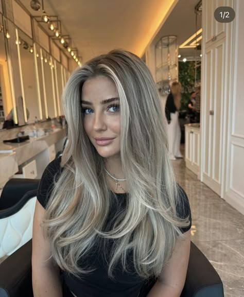 Haircuts For Blondes, Ponytail Elegant, Ash Blonde Hair Balayage, Ashy Blonde Hair, Deep Jewel Tones, Blonde Hair With Roots, Perfect Blonde Hair, Balayage Blond, Summer Blonde Hair