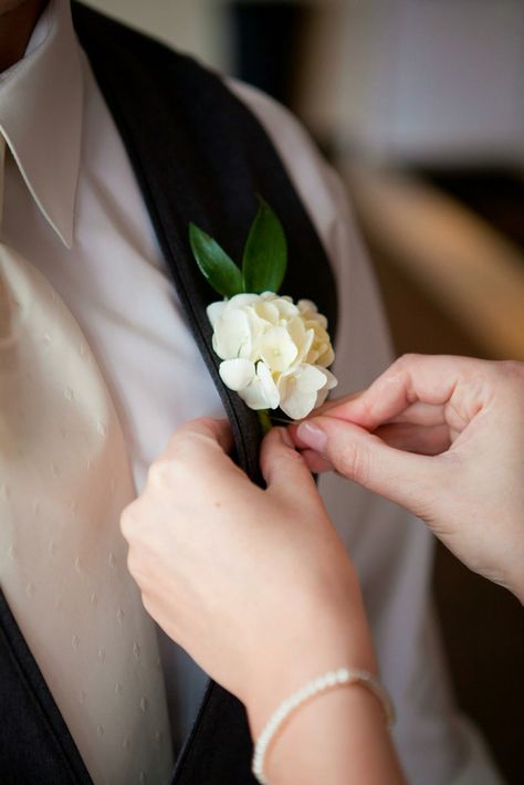 White hydrangea boutonnières. Groom flowers. Mobile, Alabama. The groom gets flowers too! #alabamaweddingplanner #groom #lydianobleevents Hydrangea Corsage, Hydrangea Boutonniere, Boutineer Wedding, Flowers At Wedding, Succulent Boutonniere, White Boutonniere, Groomsmen Boutonniere, Hydrangea Bouquet, Corsage And Boutonniere