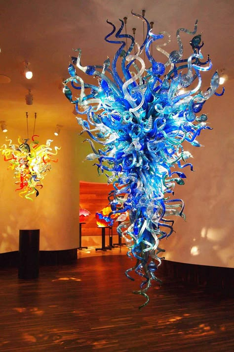 Chihuly Collection - St. Petersburg, Florida Chihuly Chandelier, Glass Art Ideas, Hotel Chandelier, Crystal Lights, Glass Creations, Dale Chihuly, Chandelier Crystal, Blown Glass Art, Glass Sculptures