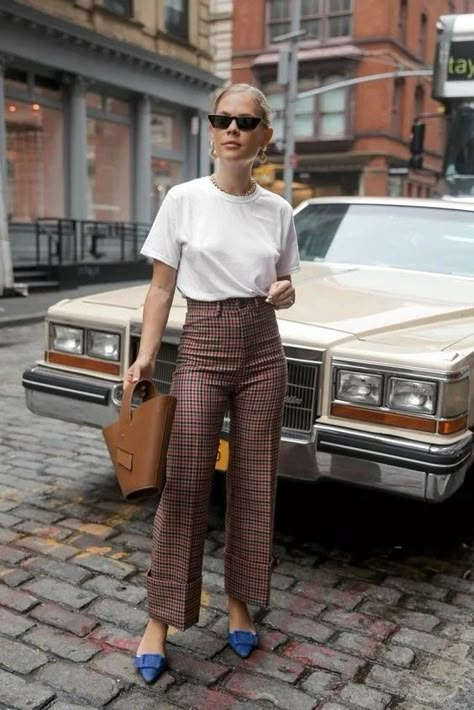 How to Style Old Money Outfits: 21 Best Old Money Outfits for Women 38 Rainy Day Business Casual Outfits, Houston Outfits, Corporate Attire Women, 2024 Wardrobe, Business Professional Outfits, Look Office, Corporate Attire, Academia Fashion, Stylish Work Attire