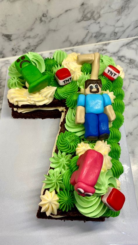 Minecraft cake Minecraft Pull Apart Cupcake Cake, Minecraft Number Cake, Decor Ideas Minecraft, Number 7 Cake, Birthday Party Minecraft, Birthday Decor Ideas, Diy Minecraft Birthday Party, Cake Minecraft, Minecraft Birthday Cake