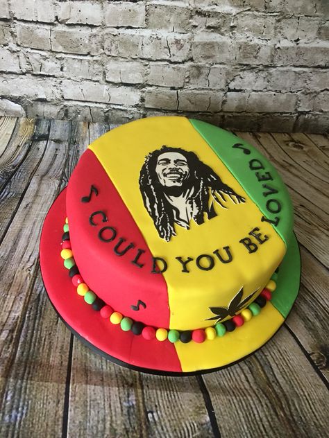 Bob Marley cake Bob Marley Birthday Cake, Rasta Birthday Cake, Reggae Cake, Bob Marley Cakes, Bob Marley Birthday, Jamaican Clothing, Rasta Party, Jamaican Party, Stitch Drawings