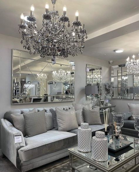 Home Decor With Mirrors, Silver Glam Living Room, Bougie Living Room, Hollywood Glam Living Room, Urban Rugs, Decoration Things, Silver Home Decor, Modern Glam Living Room, Modern Classic Living Room