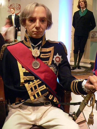 Admiral Lord Nelson at Madame Tussauds in London | por mharrsch Female Admiral Art, Fantasy Admiral Art, Greek Ship, Napoleonic British Uniforms, British Royal Marines, Horatio Nelson, Lady Hamilton, Navy Admiral, Lord Nelson