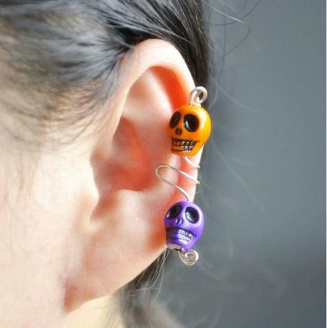 Whether you love everything spooky or can’t wait to celebrate Halloween, these DIY ear cuffs are the perfect accessory for this fall. Grab your favorite skull beads and try this Spooky Halloween Ear Cuff Tutorial! Ear Cuff Tutorial, Upper Ear Earrings, Cuff Tutorial, Halloween Jewelry Diy, Wire Ear Cuffs, Skull Beads, Diy Jewelry Projects, Fashion Beads, Funny Holiday