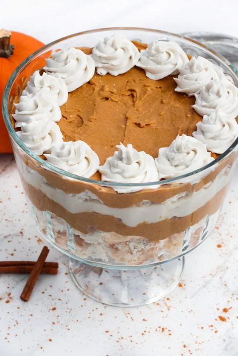 Paleo Trifle, Dairy Free Trifle, Pumpkin Pie Pudding, Pumpkin Trifle, Pumpkin Cream Pie, Trifle Dessert Recipes, Fun Thanksgiving Desserts, Trifle Desserts, Trifle Recipe