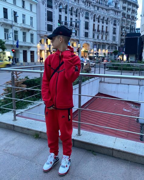 Nike Tech Fleece Red, Red Tech Fleece, Nike Tech Fleece Tracksuit, Sport Style Outfits, Drip Clothing, Tech Outfit, Uk Drill, Uk Drip, Sneakers Nike Jordan