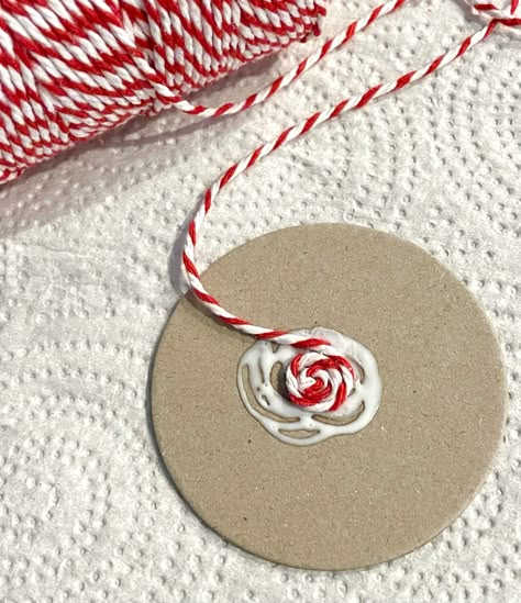 Lollipop Decorations, Diy Christmas Candy, Frames Diy, Christmas Lollipops, Gingerbread Christmas Decor, Peppermint Christmas, Candy Ornaments, Holiday Crafts Christmas, Christmas Frames