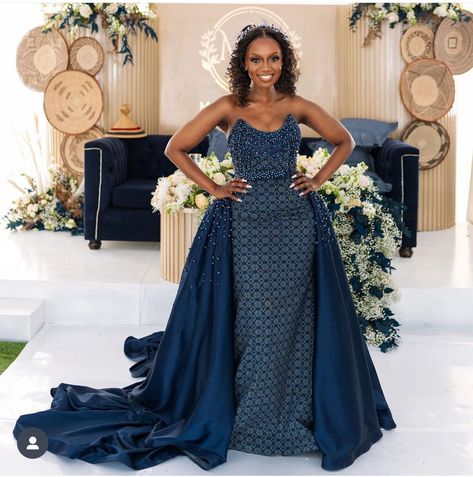 Tswana Wedding Attire, Seshoeshoe Wedding Dresses, Roora Squad Outfits Zimbabwe, Tswana Wedding Dress, Tswana Bride, Setswana Wedding, Tsonga Dresses, Sepedi Traditional Wedding Dresses, Setswana Traditional Dresses