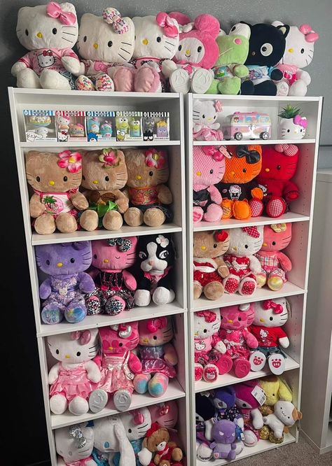 Build A Bear Hello Kitty Collection! 2023 Sanrio Plush Hello Kitty Stuffies, Kuromi Build A Bear, My Melody Christmas, Sanrio Build A Bear, Build A Bear Hello Kitty, Hello Kitty Collection Display, Hello Kitty Collectibles, Hello Kitty Stuffed Animal, Hello Kitty And Friends Plushies