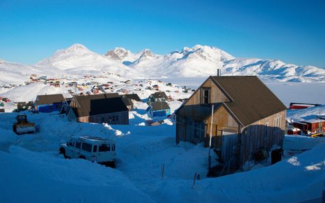 Who Are the Indigenous Peoples of the Arctic? | Wonderopolis Inuit Village, Inuit People, Alaska Usa, Arctic Ocean, Beautiful Places In The World, North Pole, Winter Photography, Stock Images Free, Beautiful Places