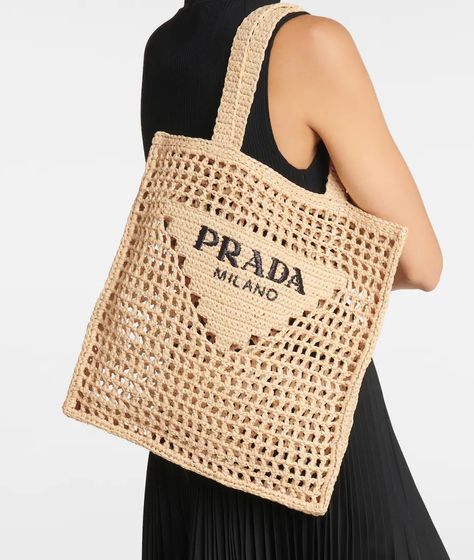 Prada Beach Bag, Prada Raffia, Jute Tas, Tote Crochet, Wicker Bags, Crochet Tote Bag, Small Tote Bag, Bags Aesthetic, Raffia Bag