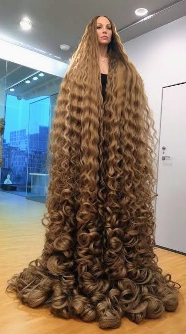 Rapunzel Long Hair, Prom Hair Styles, Long Flowing Hair, Huge Hair, Extremely Long Hair, Big Curly Hair, Really Long Hair, Grow Long Hair, Super Hair