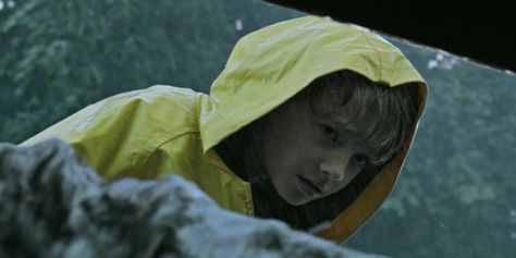 A deleted gag scene from 'It' shows a hilarious alternate opening for the movie Georgie It, Jackson Robert Scott, Georgie Denbrough, Es Pennywise, The Movie It, Stephen King Movies, Deleted Scenes, It The Clown Movie, Robert Scott