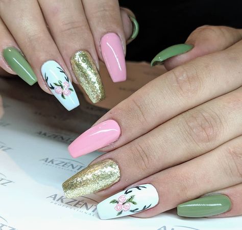 Olive And Pink Nails, Olive Green And Pink Nails, Gold Green Nails, Green Nails Olive, Nails Olive, Olive Green Nails, 2016 Nails, Sparkle Gel Nails, Gold Gel Nails