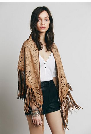 Muche et Muchette Womens Suede Fringe Wrap Hippy Chic, White High Tops, Fringed Poncho, Free People Clothing Boutique, Womens Kimono, Suede Fringe, White Maxi Dresses, Sarong, Black Skinnies