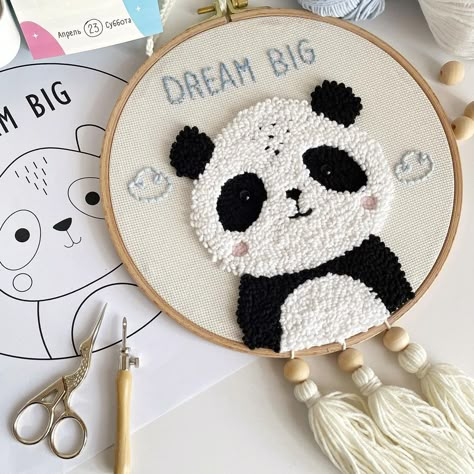 Panda Punch Needle, Punch Needle Hanging, Animal Embroidery Patterns Free, Needle Punch Patterns Free, Punch Needle Animals, Punch Needle Art Free Pattern, Nidle Punch, Nidel Panch, Punch Embroidery Patterns