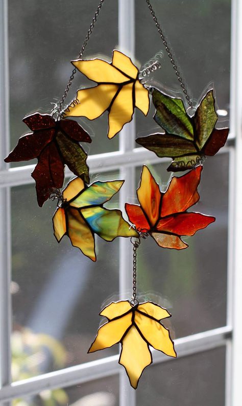 Fall Stained Glass Patterns, Stained Glass Sun Catchers, Stained Glass Turkey, Stained Glass Fall, Stained Glass Leaves, Fall Stained Glass Ideas, Stained Glass Sun, Stained Glass Thanksgiving, Fall Leaves Stained Glass Pattern