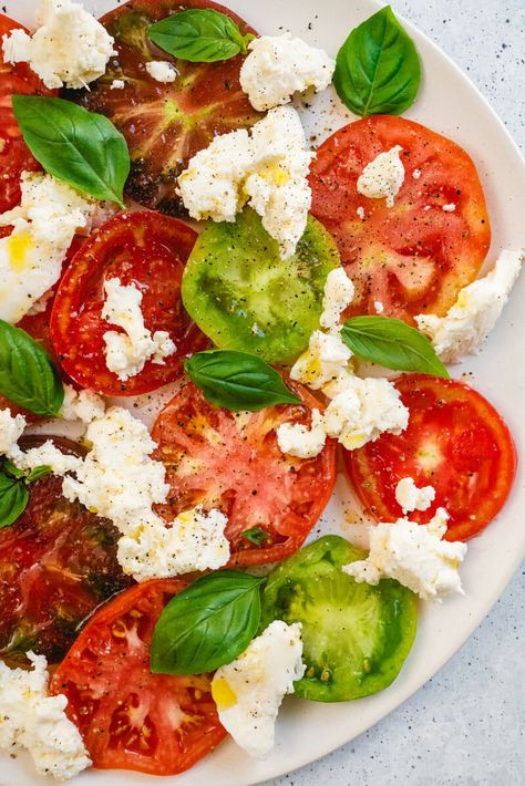 Tomato Basil Salad, Italian Side Dishes, Tomato Mozzarella Salad, Foodgawker Recipes, Best Vegetable Recipes, Caprese Salad Recipe, Fresh Tomato Recipes, Avocado Tomato Salad, Basil Recipes