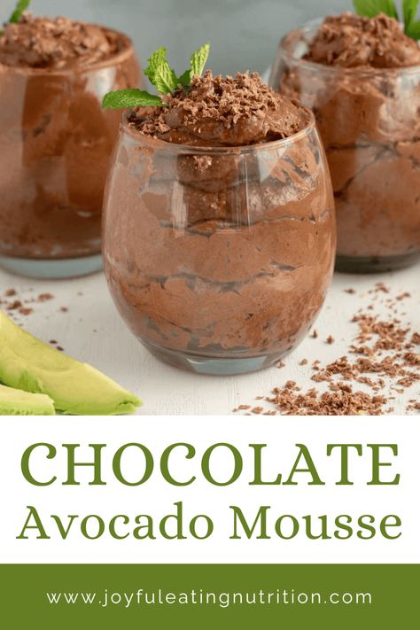 Enjoy a rich, creamy chocolate avocado mousse that’s vegan and dairy-free—an easy-to-make decadent dessert full of healthy fats and fibre. Avocado Cacao Mousse, Avocado Mousse Chocolate, Avocado Mouse, Chocolate Avocado Mousse, Vegan Chocolate Frosting, Dark Chocolate Recipes, Vegan Chocolate Mousse, Avocado Mousse, Avocado Chocolate Mousse