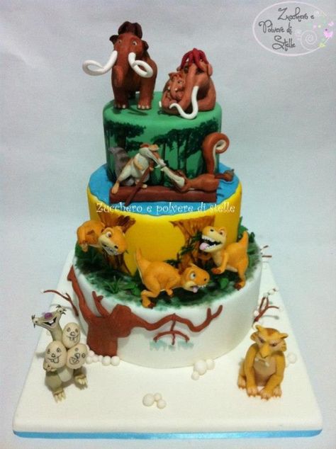 This Cake is inspired by the Ice Age 3: dawn of the dinosaurus Ice Age Birthday Party, Bolo Fake Safari, Ice Age Cake, Movie Cakes, Lion King Cakes, Lion King Birthday, Dinosaur Cake, Bolo Fake, Character Cakes