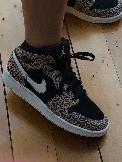 Cheetah Print Jordans, Sneakerhead Aesthetic, Cheetah Print Cakes, Leopard Nikes, Jordans Nike, Jordan Ones, Sketch Tattoo, Tenis Nike, Jordan 1s