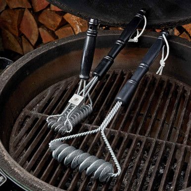 Cleaning the trusty old grill can be daunting-especially if you aren't necessarily the type to scrub yours down with every use. Things get nasty in a hurry -and the traditional grill-cleaning options frankly leave a lot to be desired. Our two-piece Tactical BBQ Brush Kit bypasses the traditional steel bristles and scrapers for a game-changing double helix coil system-basically, two twisted springs form one continuous wire surface that automatically conforms to the shape of your cooktop Clearing Brush, Bbq Pitmaster, Woodworking Shows, Grill Brush, Double Helix, Clean Grill, Grilling Season, Bbq Tools, Brush Kit