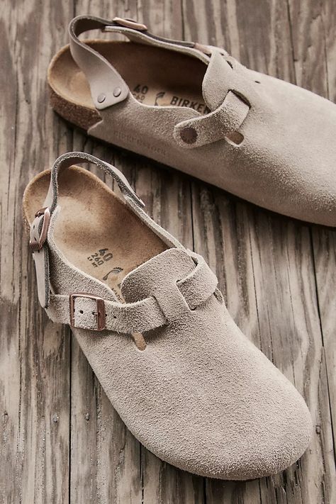 Tokio Birkenstock | Free People Tokio Birkenstock, Streetwear Fall Outfits, Birkenstock Tokio, Avangard Fashion, Stylish Running Shoes, Streetwear Fall, Mama Style, Eva Sole, Slides Shoes