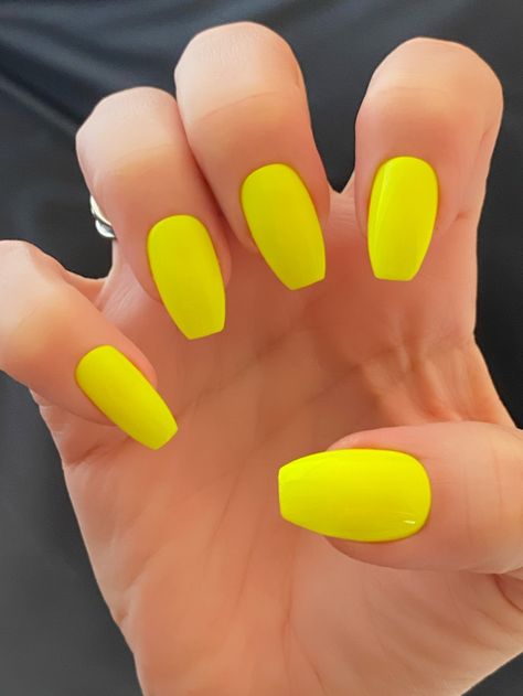 Yellow Nails Lemon, Judy Nails, Yellow Toe Nails, Neon Yellow Nails, Yellow Nail Art, Yellow Nails Design, Neon Nail Polish, Yellow Nail, Colorful Nail Designs